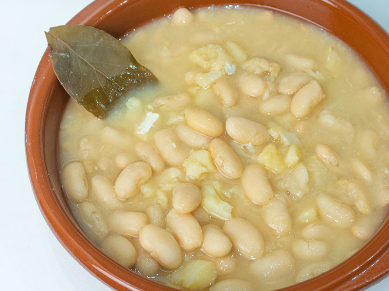 Alubias con bacalao en olla lenta